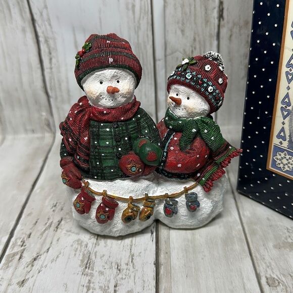 Lang & Wise Hand in Hand Snow Couple 2000 #76600408 - Picture 2 of 8
